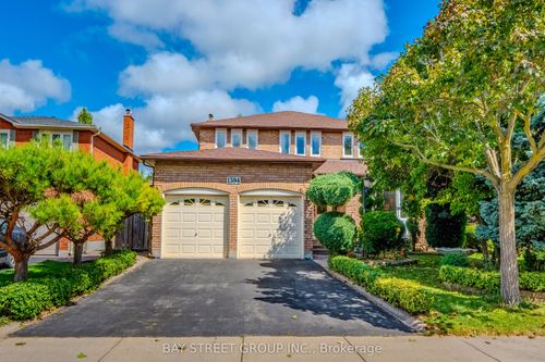 1394 Peartree Cir, Oakville, ON, L6M2J1 | Card Image
