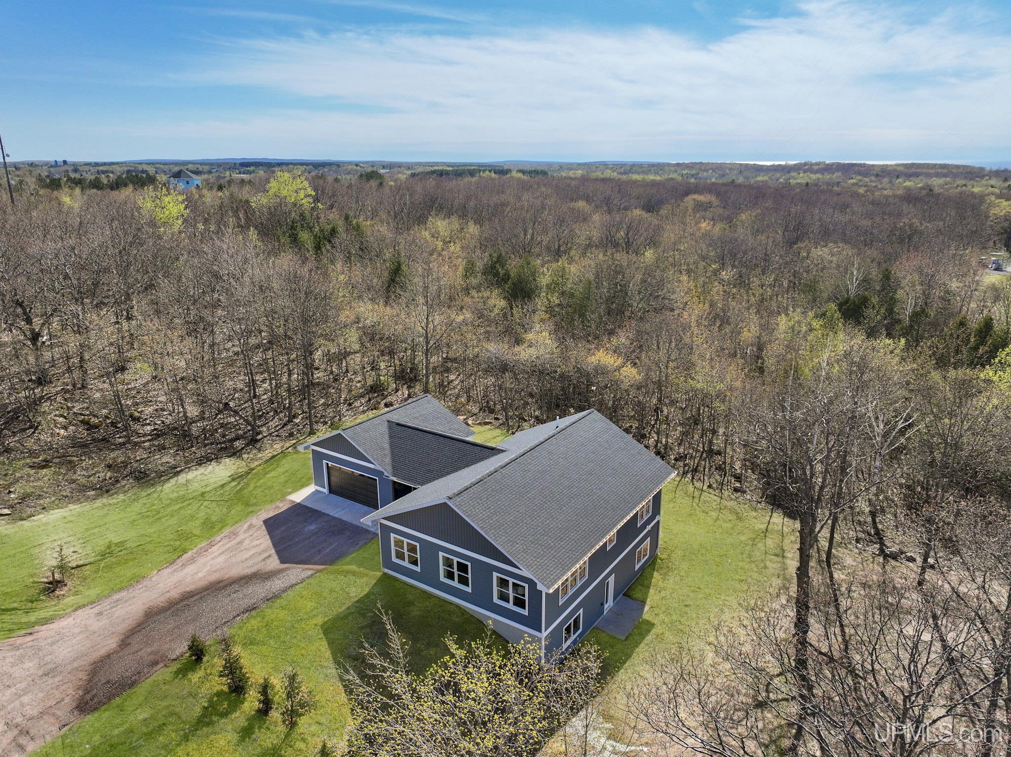 1st St, Calumet, MI 49913