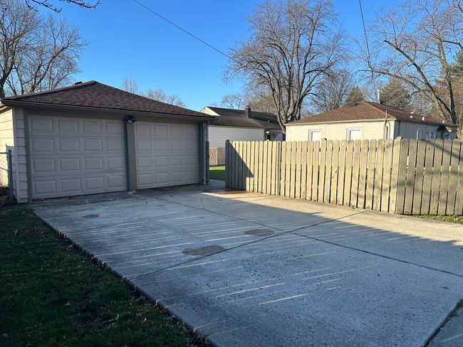 9301 Raymond Ave, House other with 2 bedrooms, 1 bathrooms and 2 parking in Oak Lawn IL | Image 17