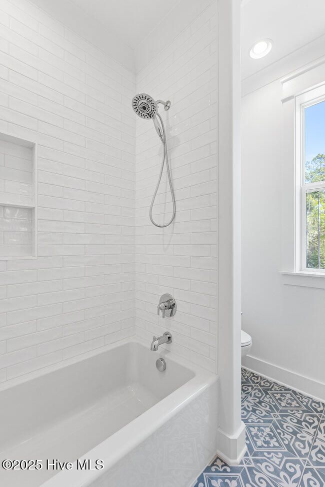 Guest Shower | Image 64