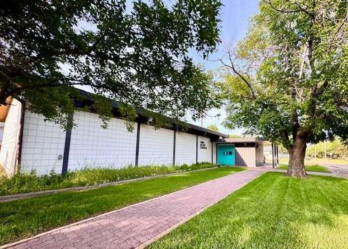 {{alt}} | Card Image