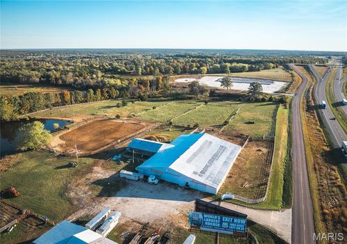 24325 Vinyard Rd, Cuba, MO, 65453-7212 | Card Image