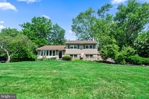 708 Oak Terrace Dr, AMBLER, PA, 19002-1812 | Card Image