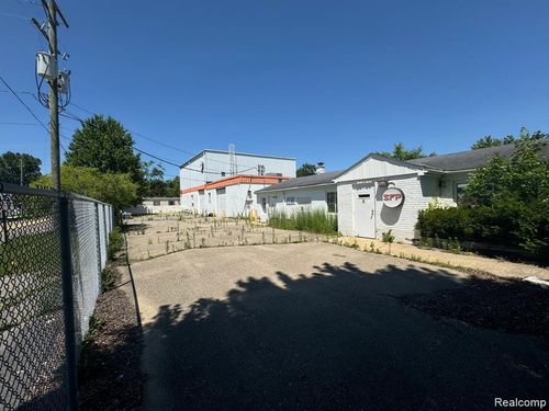 20720 Tuck Road Road, Farmington, MI, 48336 | Card Image