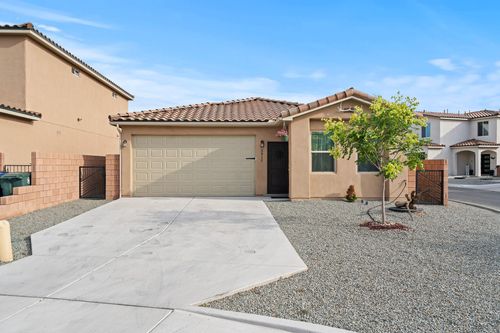 3932 Jaxson Ln, Santa Fe, NM, 87507-3689 | Card Image