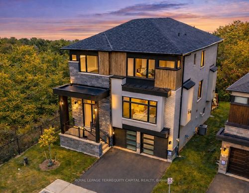 23 Kingwood Lane, Aurora, ON, L4G3Z7 | Card Image