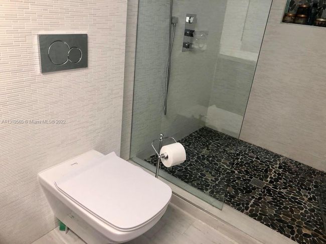 APT-1501 - 18071 Biscayne Blvd, Condo with 2 bedrooms, 2 bathrooms and null parking in Aventura FL | Image 17