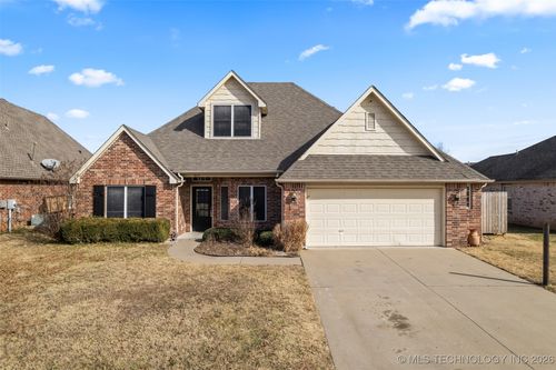 9015 N 156th East Ave, Owasso, OK, 74055 | Card Image