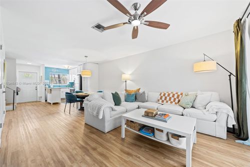 apt-234-450 Se 7th St, Dania Beach, FL, 33004-4417 | Card Image