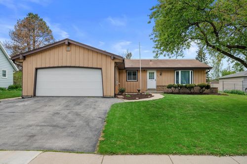 1507 Mohawk Lane, Waukesha, WI, 53186 | Card Image