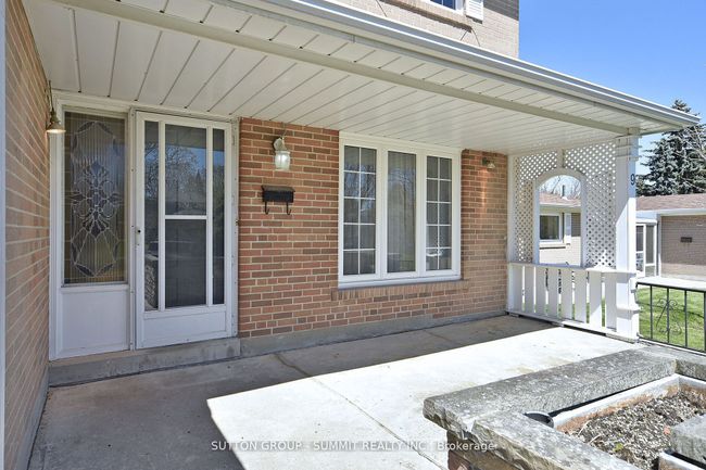 9 Ivy Green Cres, House other with 5 bedrooms, 4 bathrooms and 6 parking in Scarborough ON | Image 5