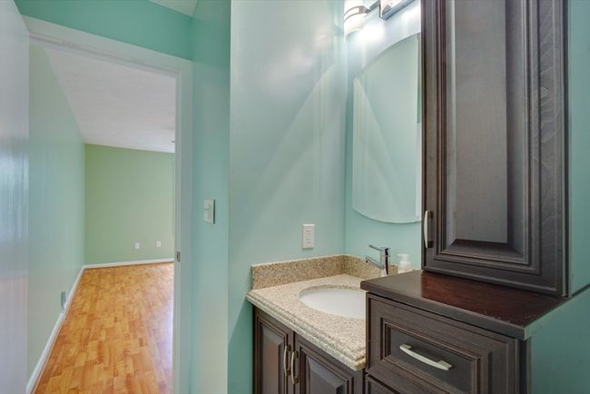 UNIT-4 - 3 Concord Greene, Condo with 2 bedrooms, 2 bathrooms and 1 parking in Concord MA | Image 18