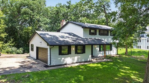 2658 Oak Crest Cir, Sun Prairie, WI, 53590-9768 | Card Image