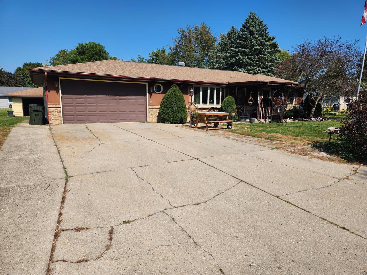Sycamore St, Delavan, WI 53115