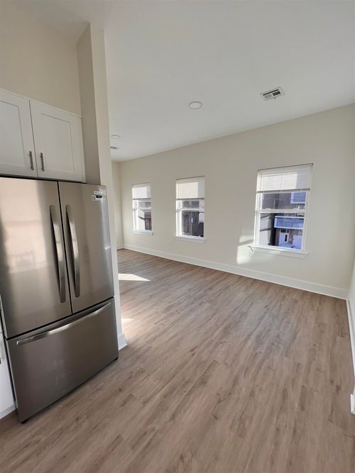 apt-4-70 69th St, Guttenberg, NJ, 07093-4439 | Card Image