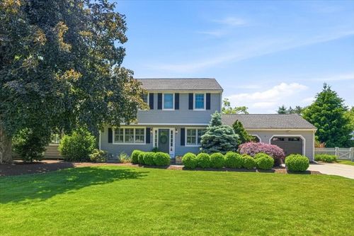 7 Lawrence Cir, Medfield, MA, 02052-2806 | Card Image