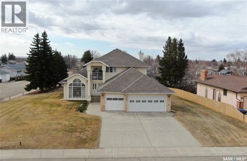 202 7th Ave W, Biggar, SK, S0K0M0 | Card Image