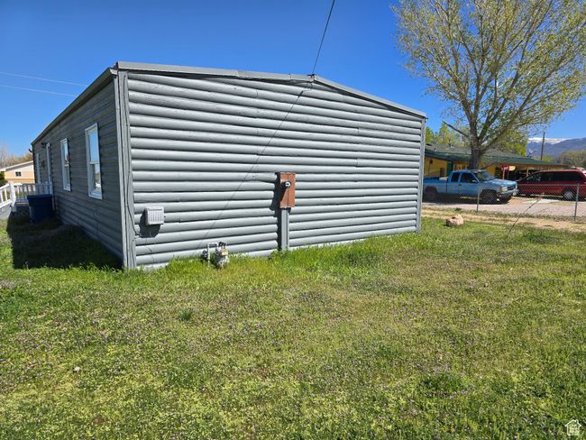 View of outdoor structure | Image 16