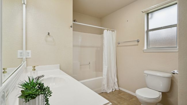 613 W Sheila Cir, House other with 4 bedrooms, 2 bathrooms and null parking in Joshua TX | Image 18