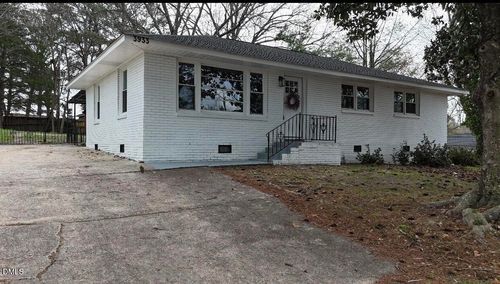 3933 Village Dr, Fayetteville, NC, 28304-5241 | Card Image