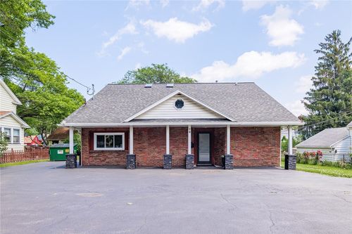 70 Cooper Rd, Irondequoit, NY, 14617-3004 | Card Image