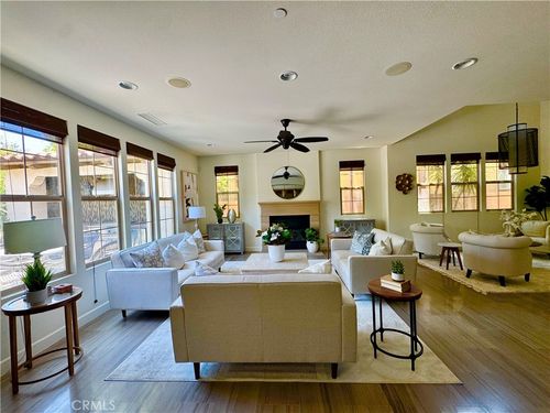 102 Catalonia, Irvine, CA, 92618-8882 | Card Image