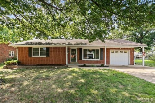 613 2nd St, Warrenton, MO, 63383-2712 | Card Image