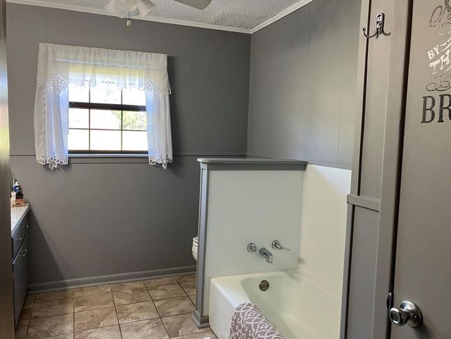 203 Webb Ave, House other with 3 bedrooms, 2 bathrooms and 2 parking in Teague TX | Image 12