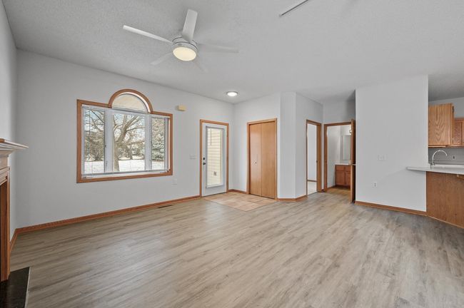1118 Crystal Pl W, Townhouse with 2 bedrooms, 2 bathrooms and null parking in Chaska MN | Image 4