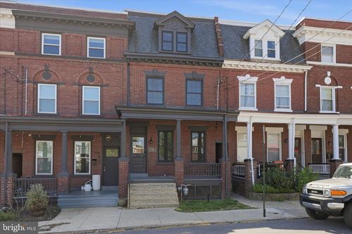 530 Park Ave, LANCASTER, PA, 17602-2156 | Card Image