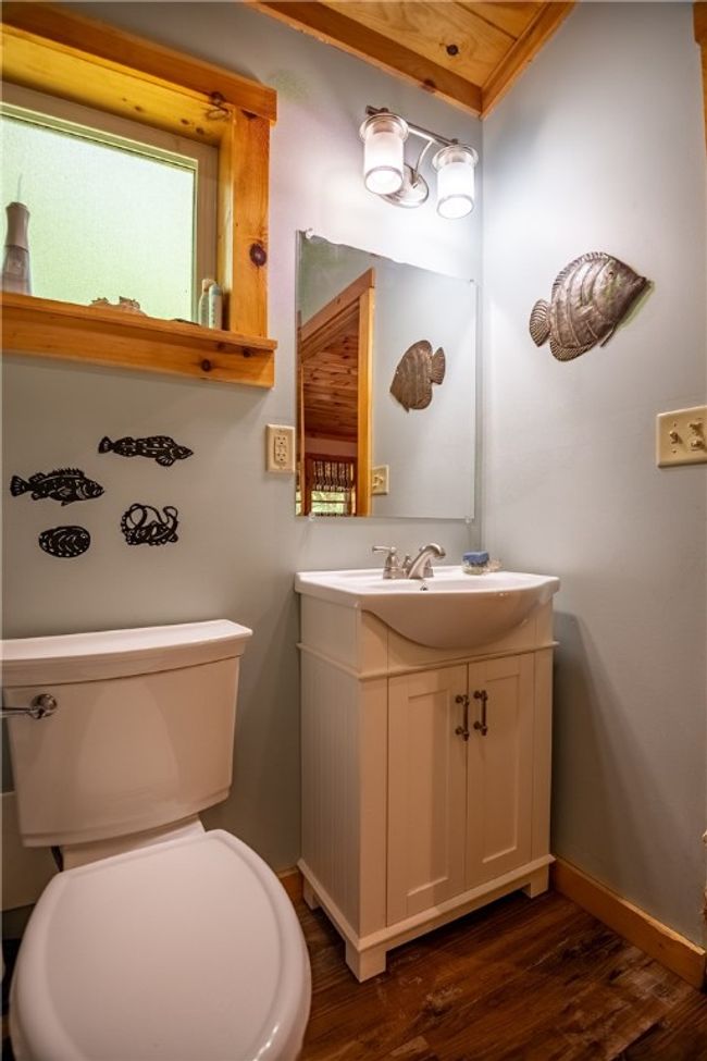 Full Bath Main house | Image 21