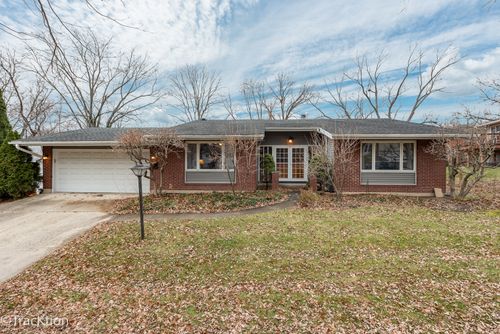 5924 Fairmont Drive, Woodridge, IL, 60517 | Card Image