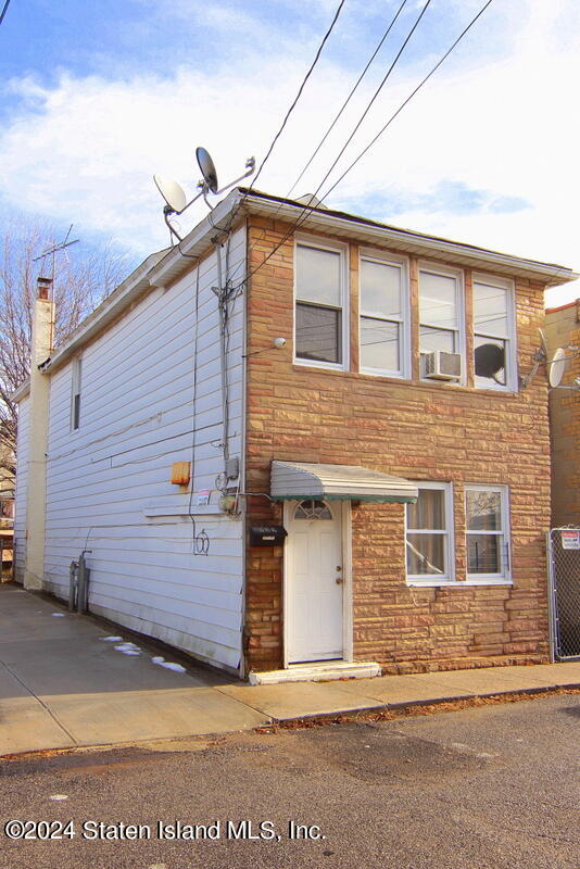 Piave Ave, Staten Island, NY 10305
