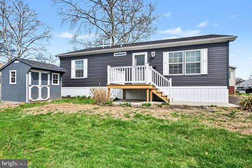 215 Green Hill Dr, GREEN LANE, PA, 18054-2042 | Card Image