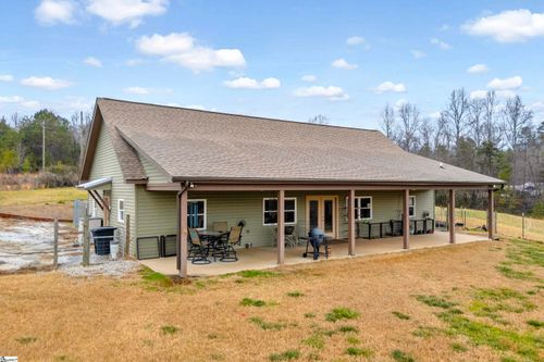 665 Oconee Creek Rd, Walhalla, SC, 29691-3718 | Card Image