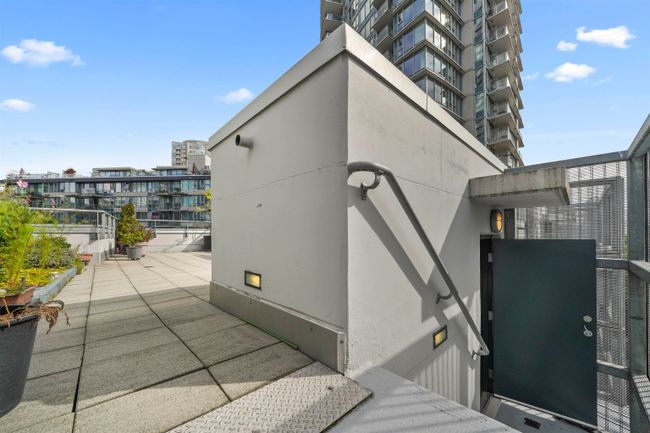 237 - 188 Keefer Place, Townhouse with 2 bedrooms, 2 bathrooms and 1 parking in Vancouver BC | Image 32