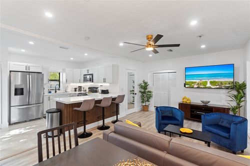 719 Ne 36th St, Oakland Park, FL, 33334-2859 | Card Image