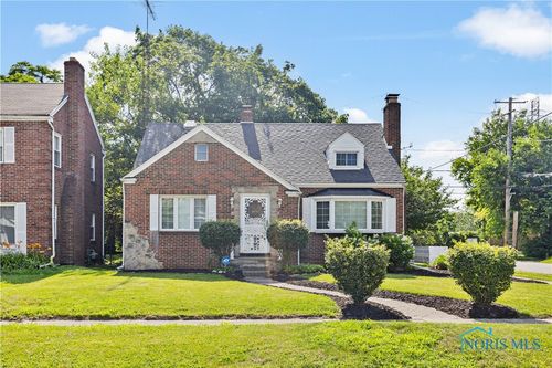 2679 Latonia Blvd, Toledo, OH, 43606-3621 | Card Image