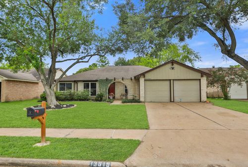 13619 Splintered Oak Dr, Houston, TX, 77065-3718 | Card Image