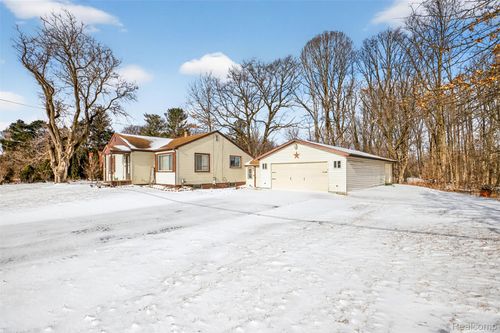 3241 Curtis Rd, Birch Run, MI, 48415-9091 | Card Image
