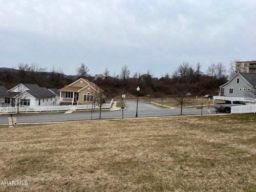 403 Holliday Hills Dr, Hollidaysburg, PA, 16648-3233 | Card Image