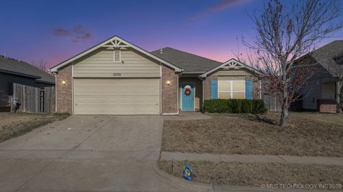 15201 109th Pl, Owasso, OK, 74055-7337 | Card Image