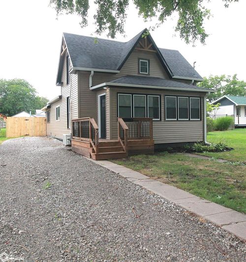 718 N 16th St, Clarinda, IA, 51632-1129 | Card Image