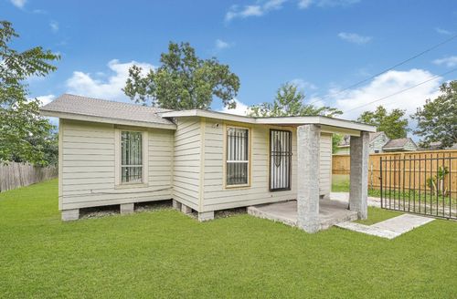 7522 Weyburn St, Houston, TX, 77028-2418 | Card Image