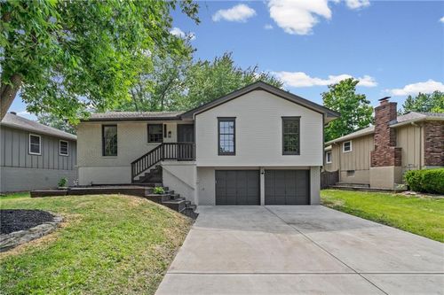 3004 Iva Dr, Independence, MO, 64057-1437 | Card Image