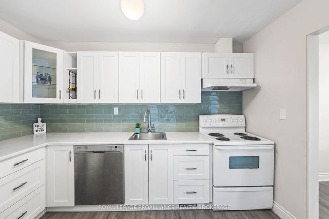 823 Datzell Lane, Condo with 3 bedrooms, 2 bathrooms and 1 parking in Kingston ON | Image 13