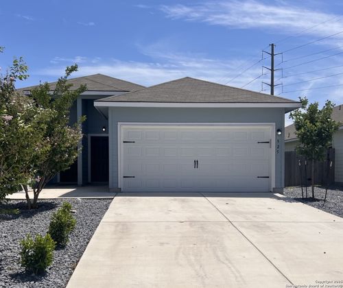 527 Grayson Ln, Seguin, TX, 78155-3084 | Card Image