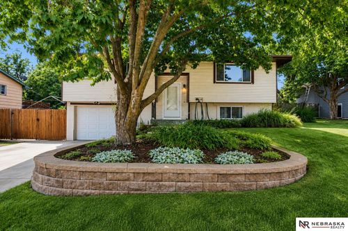 117 Wagon Train Ave, Hickman, NE, 68372-9606 | Card Image