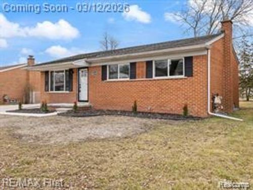 22600 Edgewater St, Saint Clair Shores, MI, 48082-2032 | Card Image