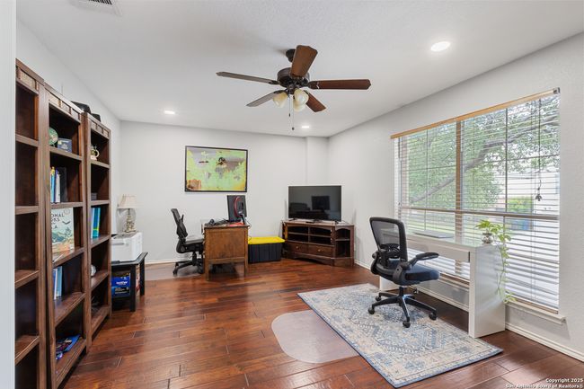 8902 Burnt Path, House other with 3 bedrooms, 3 bathrooms and null parking in Helotes TX | Image 15